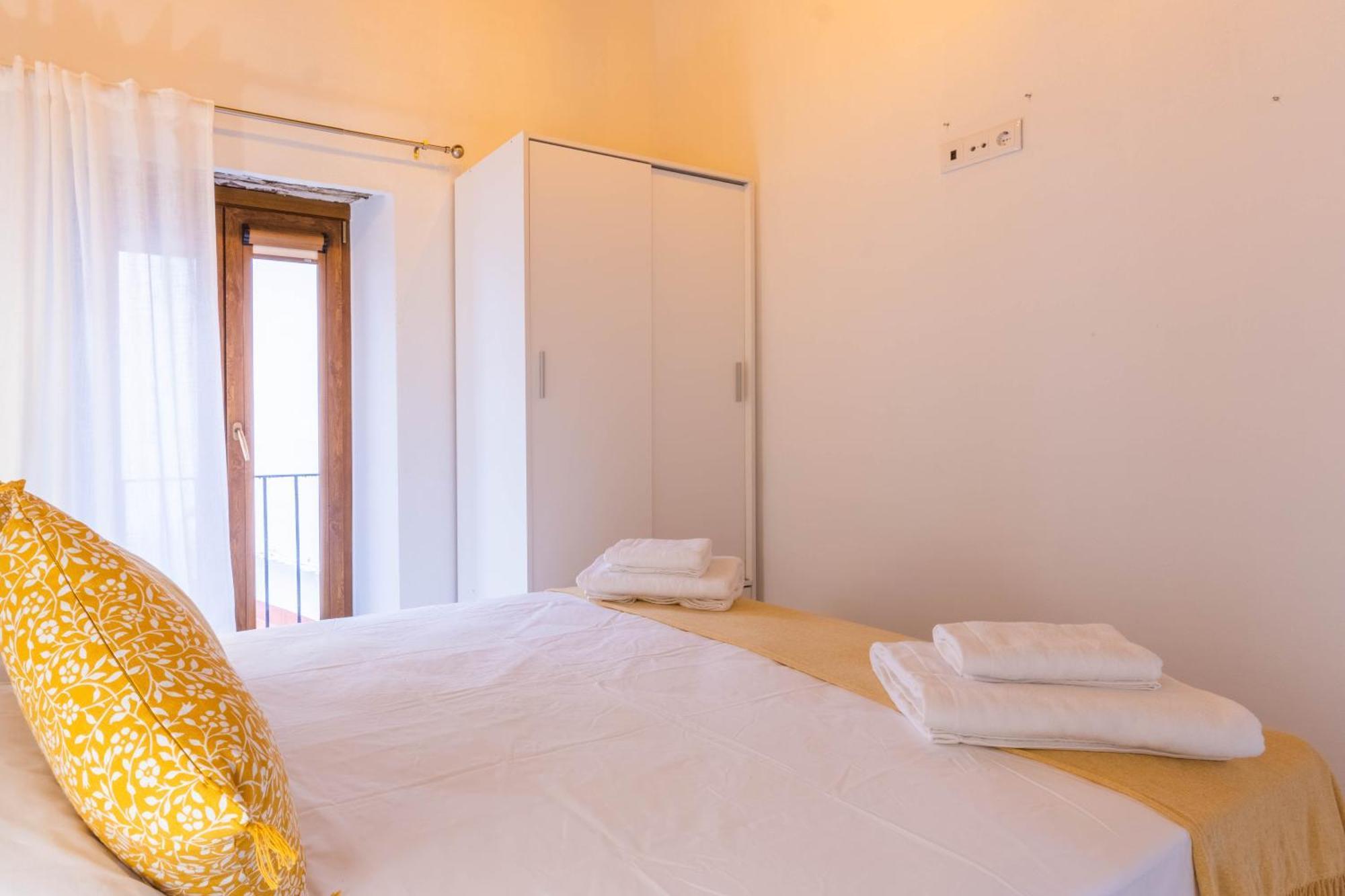 Apartamentos Miguel De Cervantes Centro קורדובה מראה חיצוני תמונה