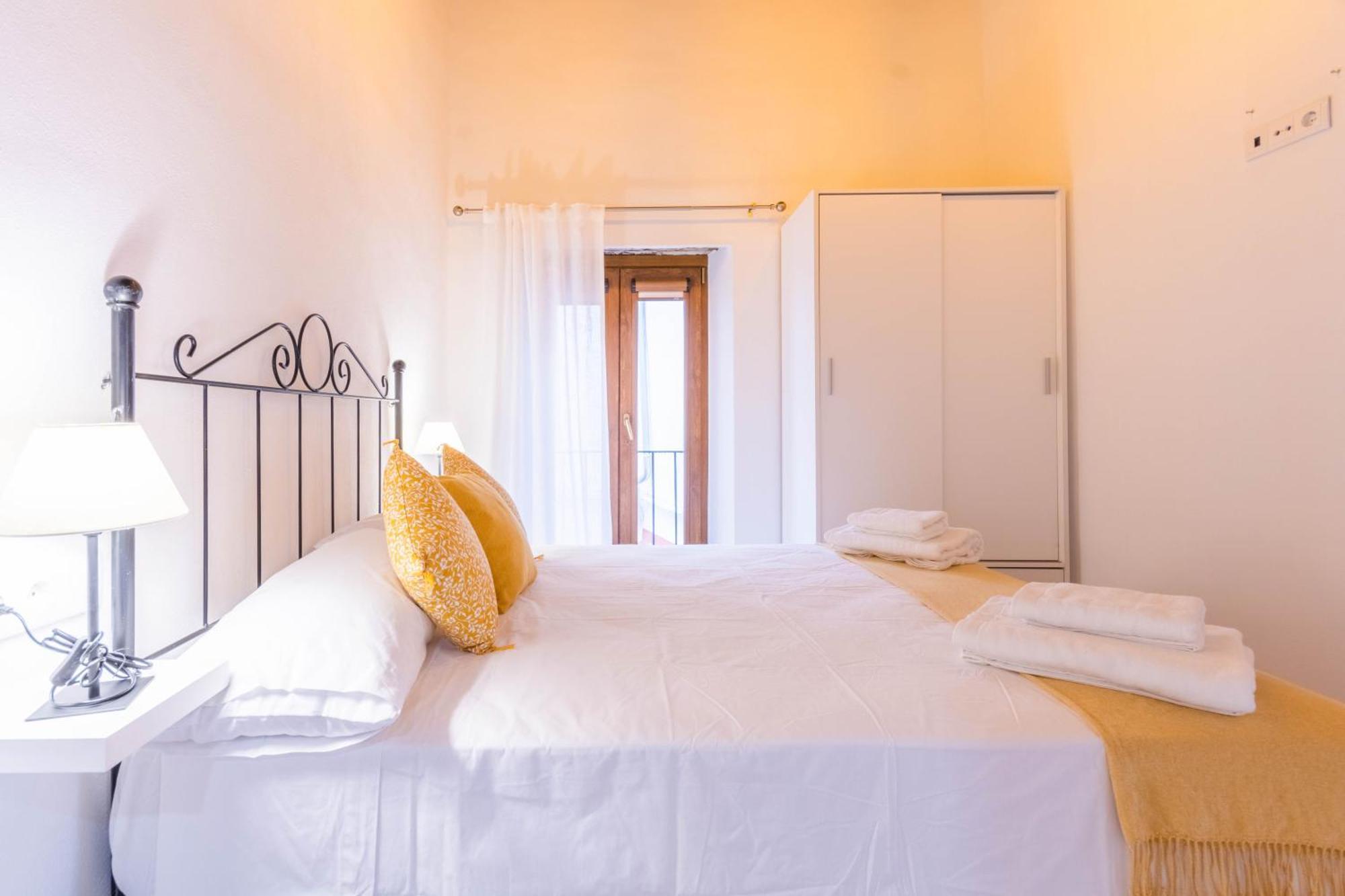 Apartamentos Miguel De Cervantes Centro קורדובה מראה חיצוני תמונה