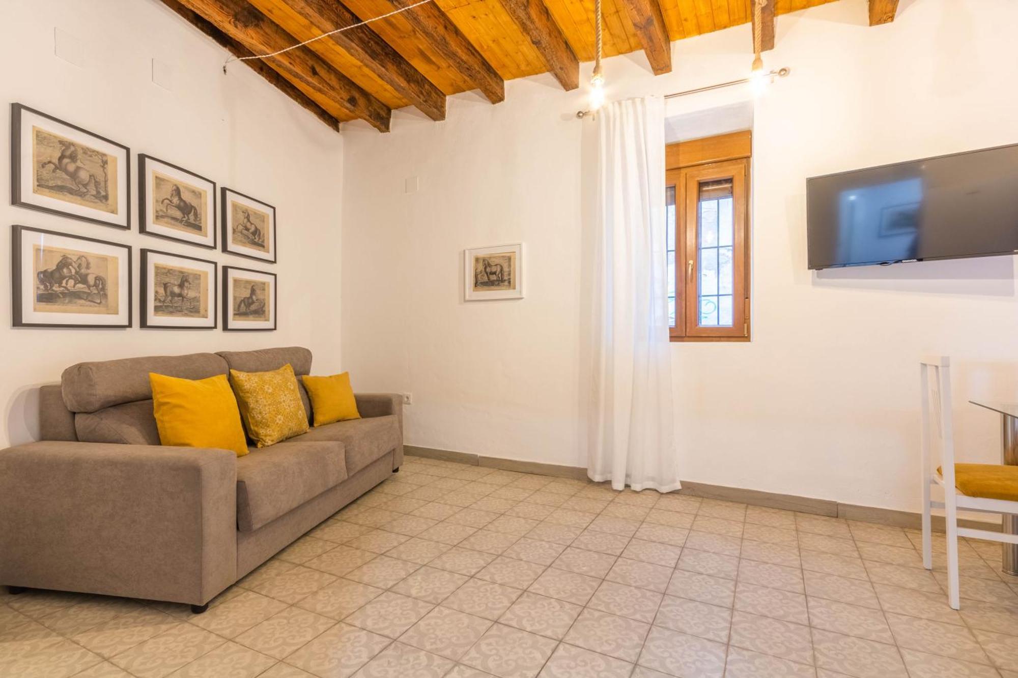 Apartamentos Miguel De Cervantes Centro קורדובה מראה חיצוני תמונה